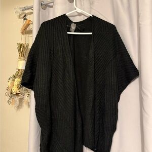 Vince Camuto Black Open-Front Poncho